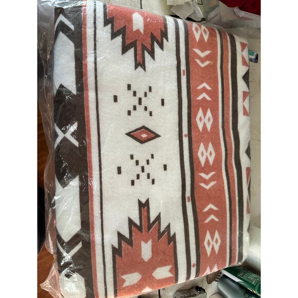 VTG NOS Owen blanket acrylic Aztec design 72x90 - Picture 6 of 6